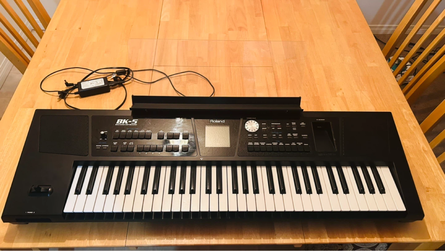 Roland BK-5 Keyboard with Power Adapter