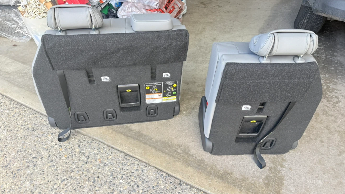 Grey Leather Car Seats (2)