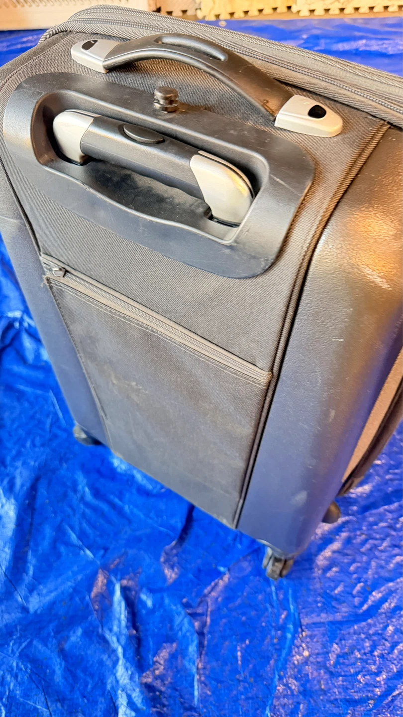 Bag Grey Checkered Hardside Spinner Suitcase - photo 2
