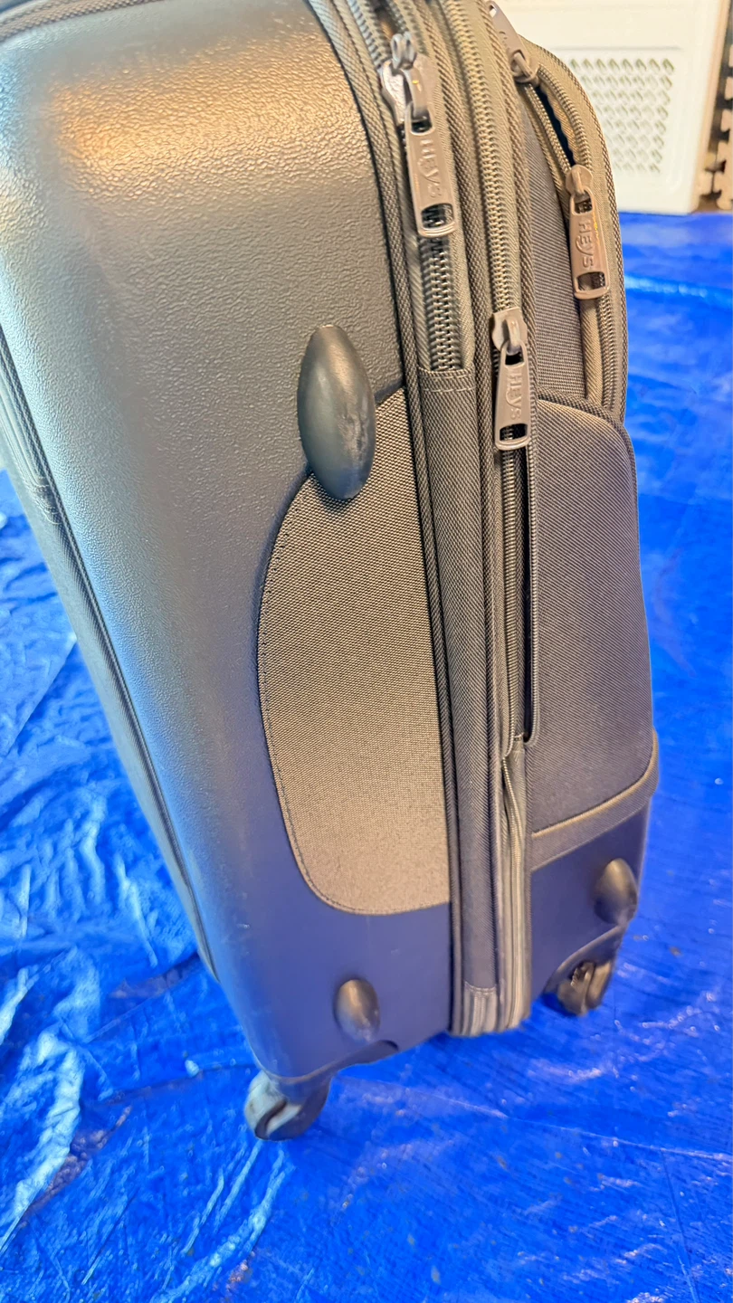Bag Grey Checkered Hardside Spinner Suitcase - photo 3
