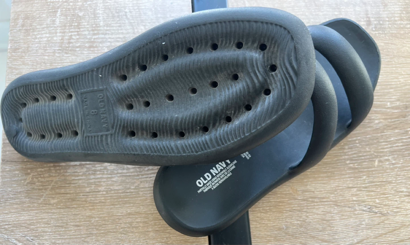 Old Navy Black Double-Strap Puff Slide Sandals, size 8 - photo 3