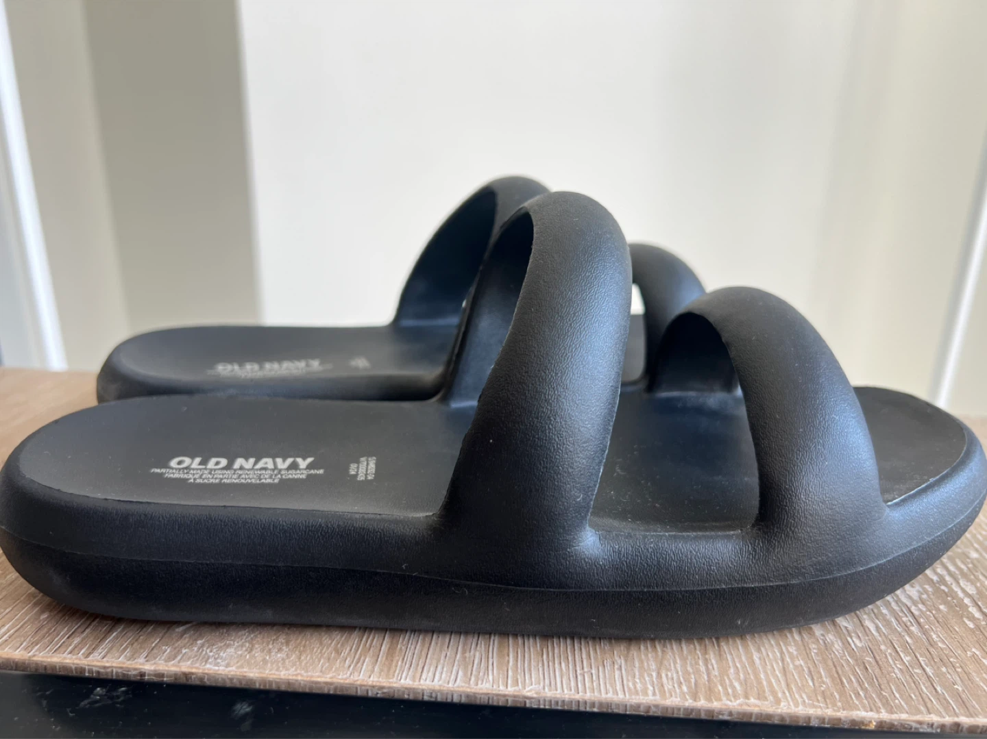Old Navy Black Double-Strap Puff Slide Sandals, size 8 - photo 4