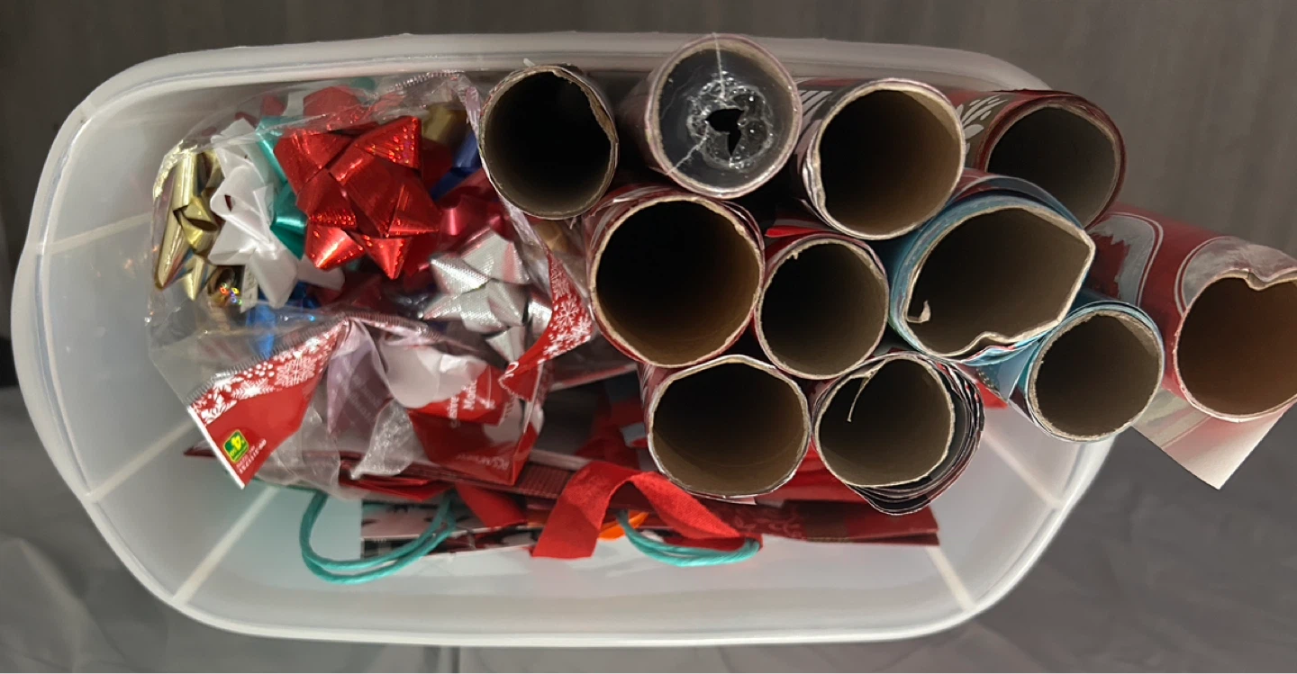 Christmas Wrapping Paper, Bows, and Socks - photo 2