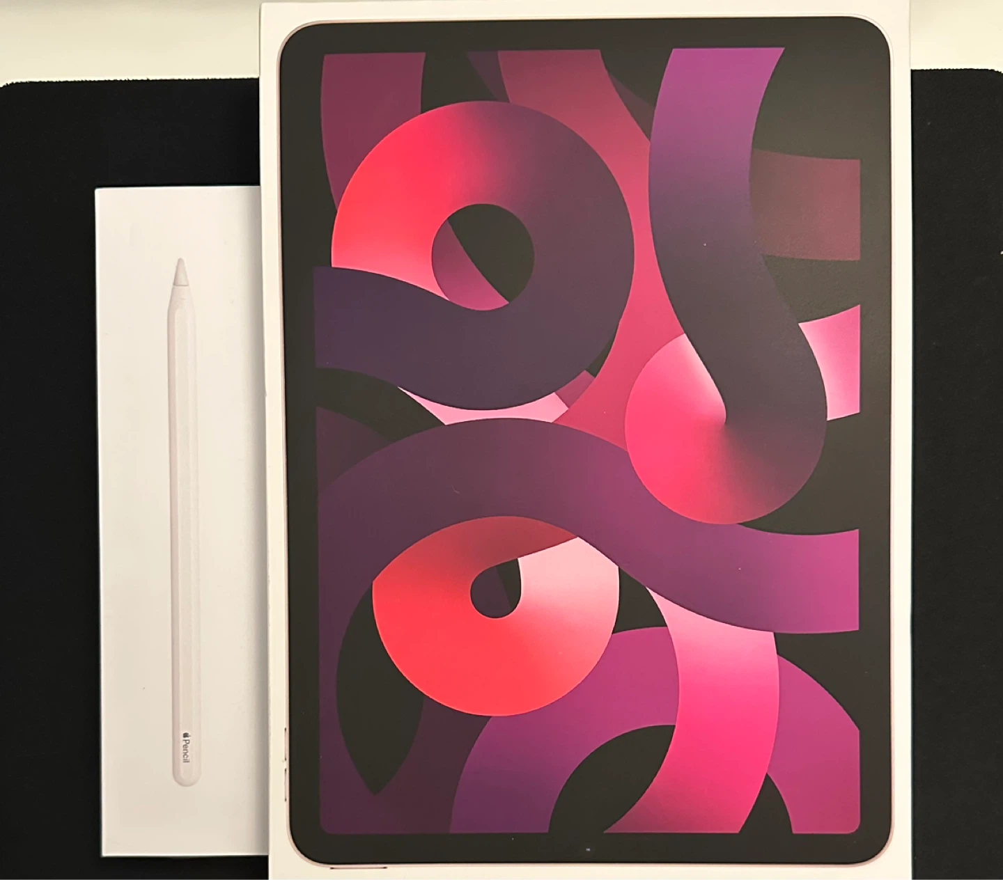 iPad Air M1 64GB + Apple Pencil 2 + Case (Excellent)