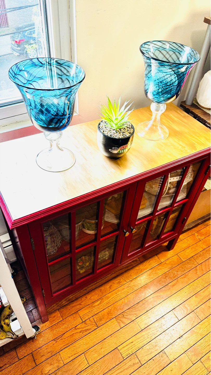 Red Display Cabinet with Glass Doors - photo 5