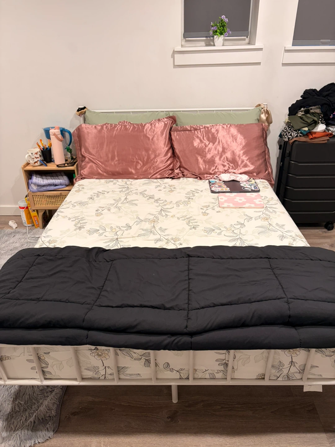 Full Size White Metal Bed Frame with Mattress