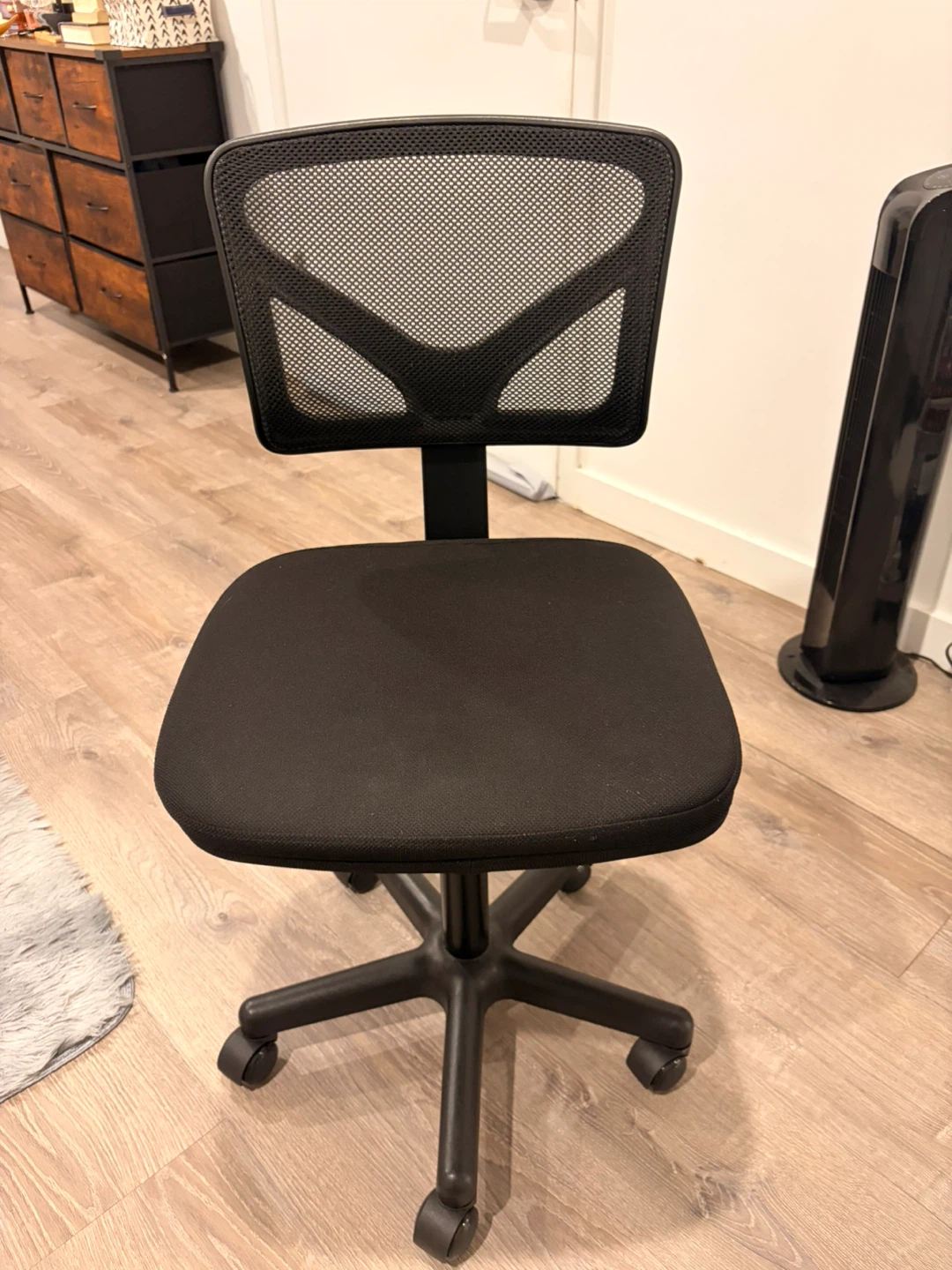 Black Mesh Back Office Chair with Wheels
