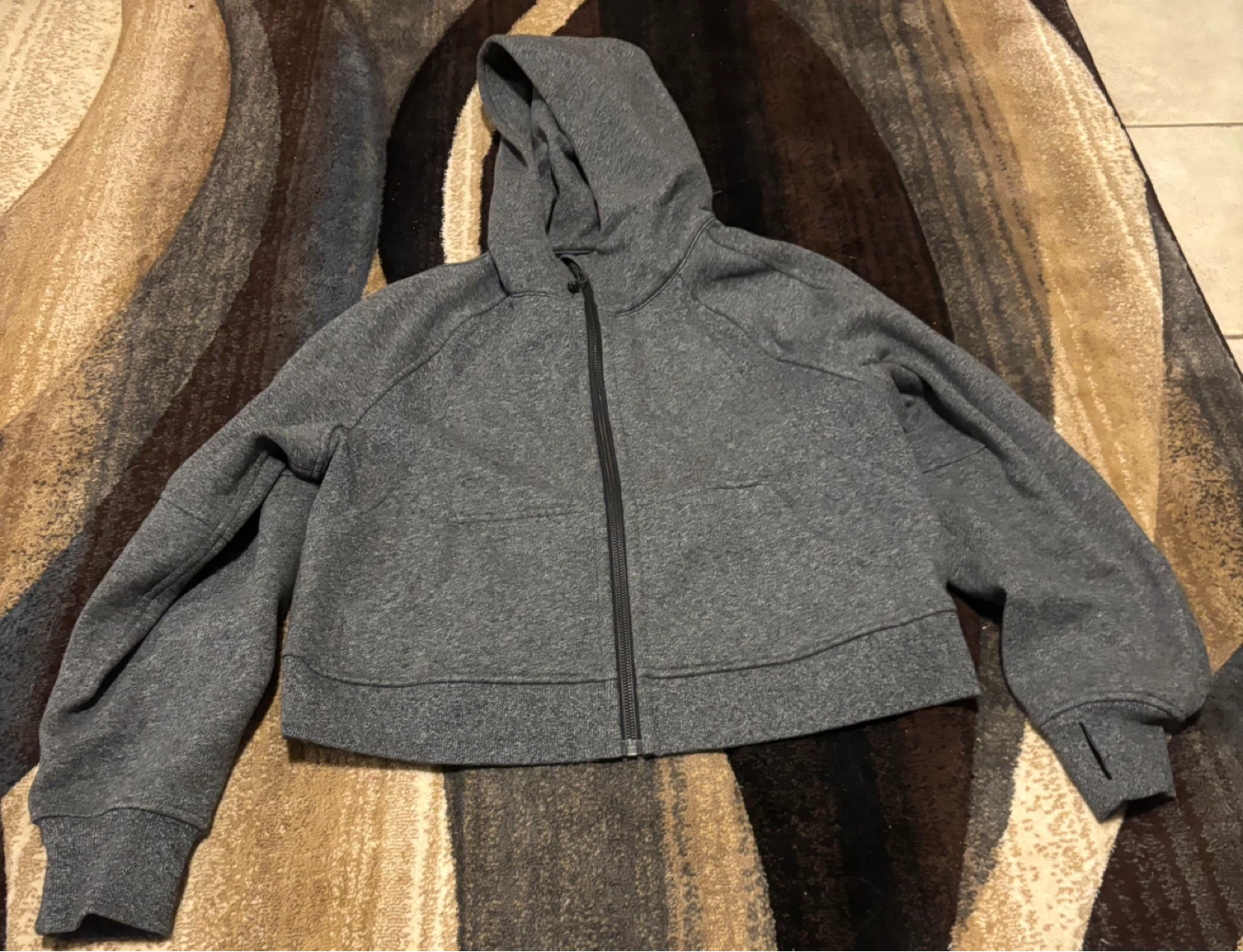 Lululemon sweaters size small