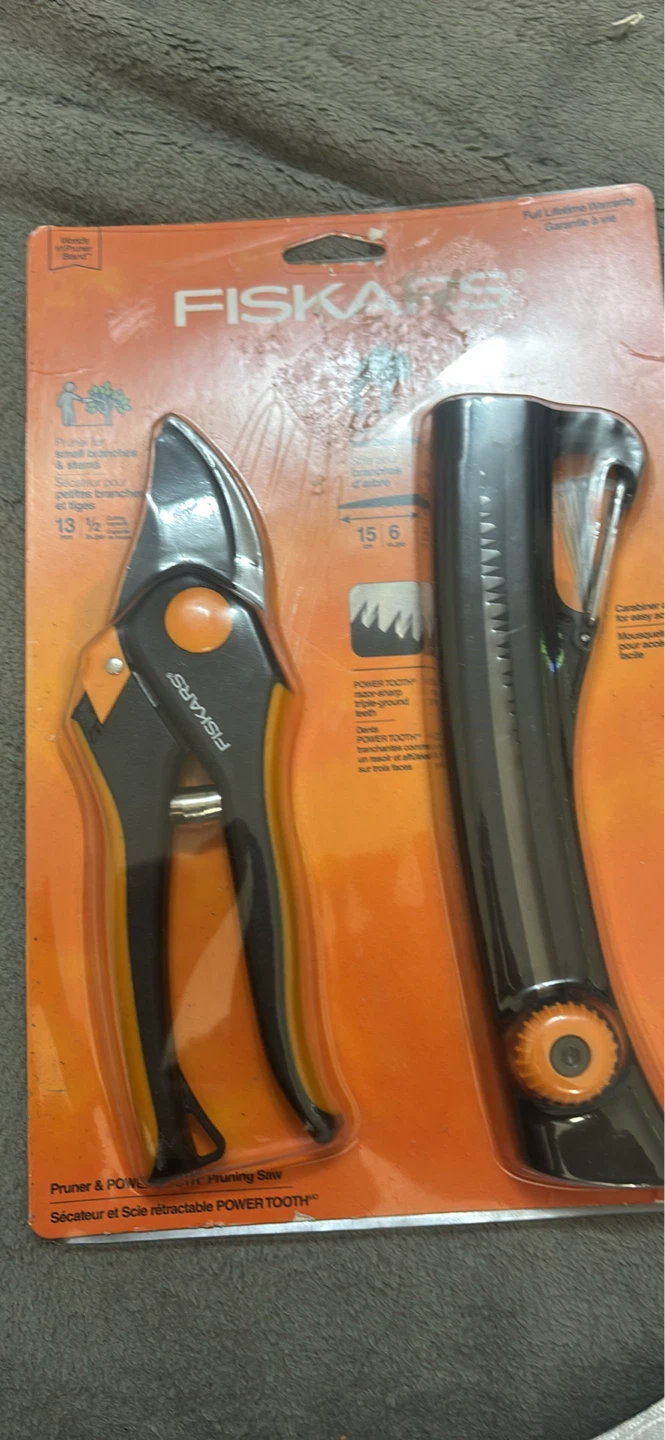 Fiskars Pruner & Power Tooth Pruning Saw Combo