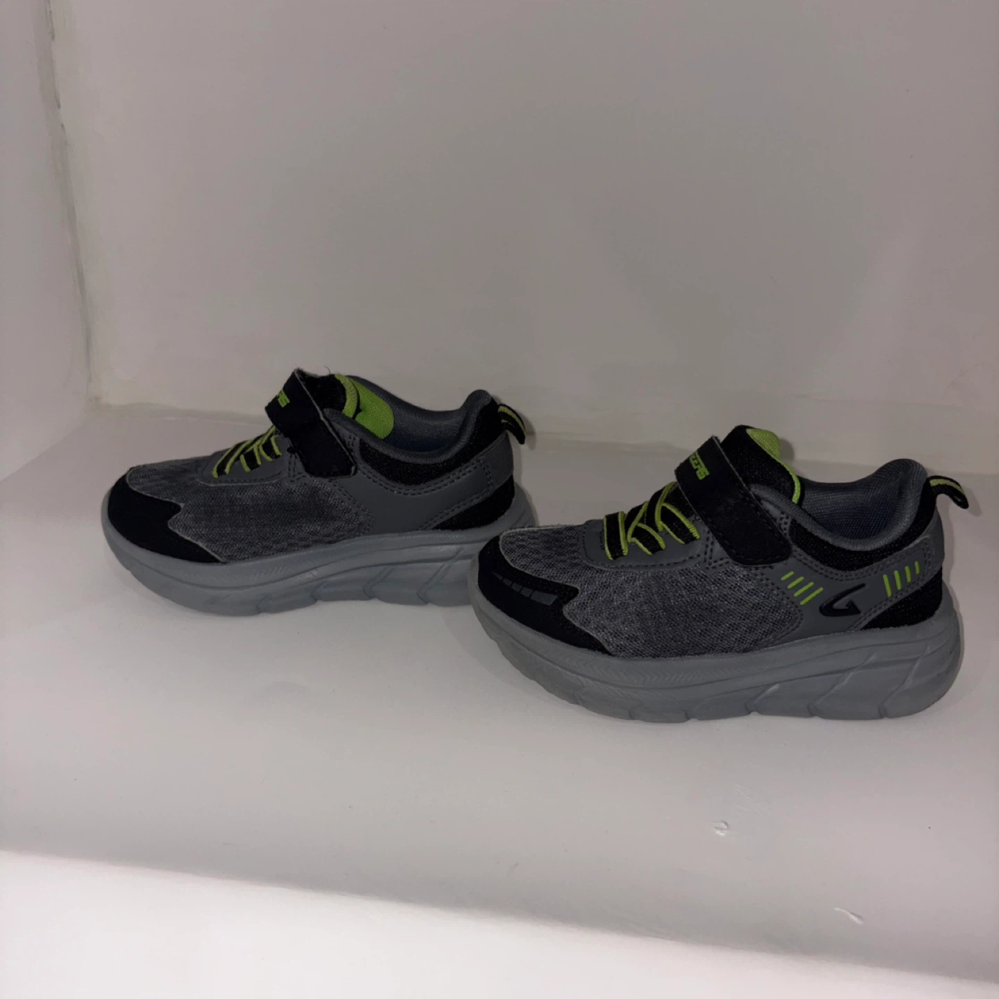 Geers Kids Sneakers - Gray/Black/Lime size 10 - photo 4