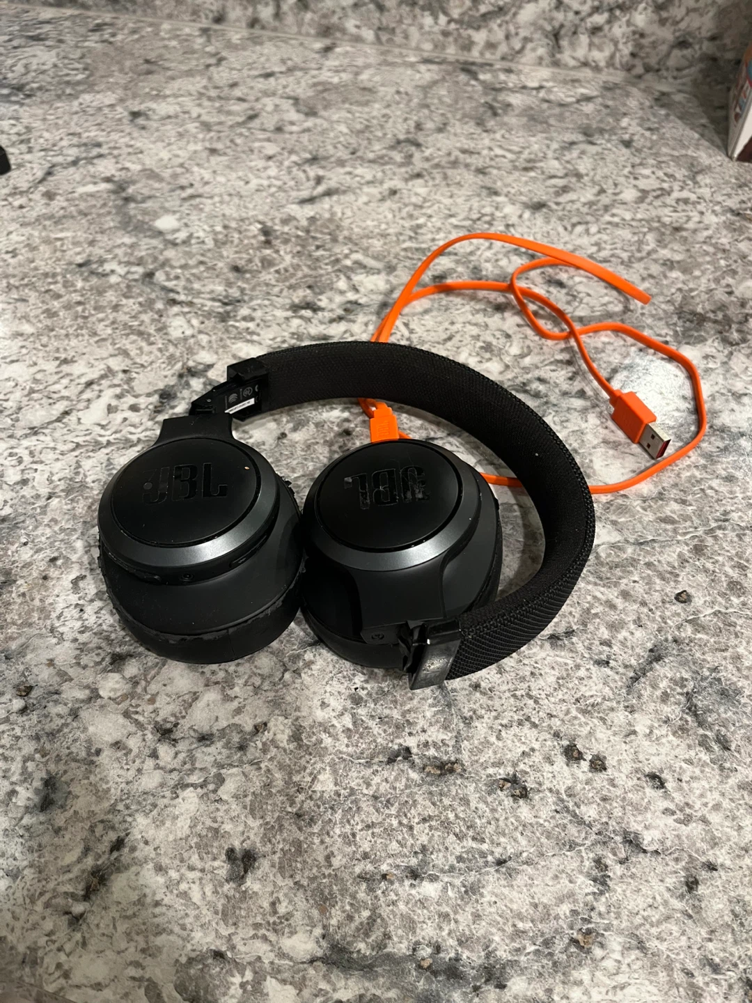 JBL Black Wireless Headphones - photo 2