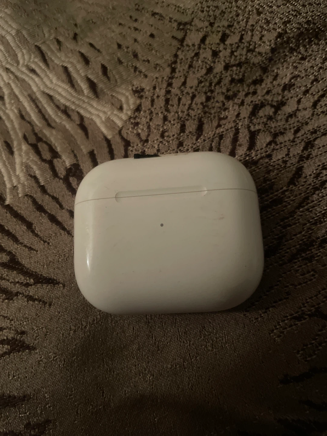 Apple AirPods Pro Charging Case, comes with one left airpod