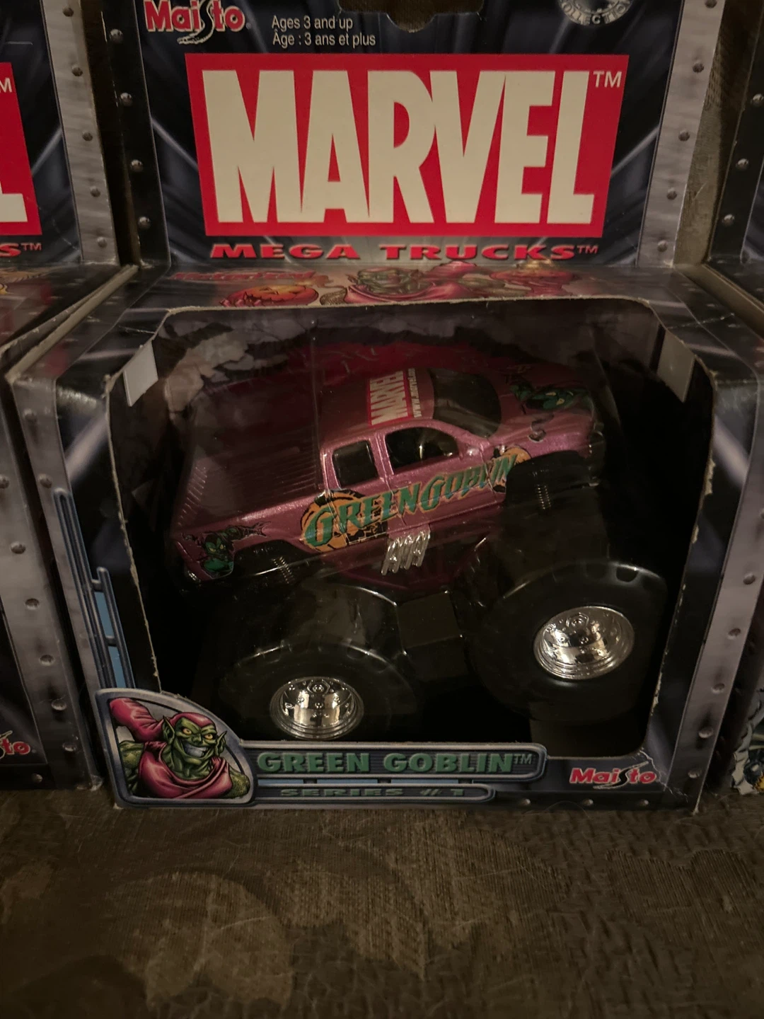 Marvel Mega Trucks Lot - photo 3