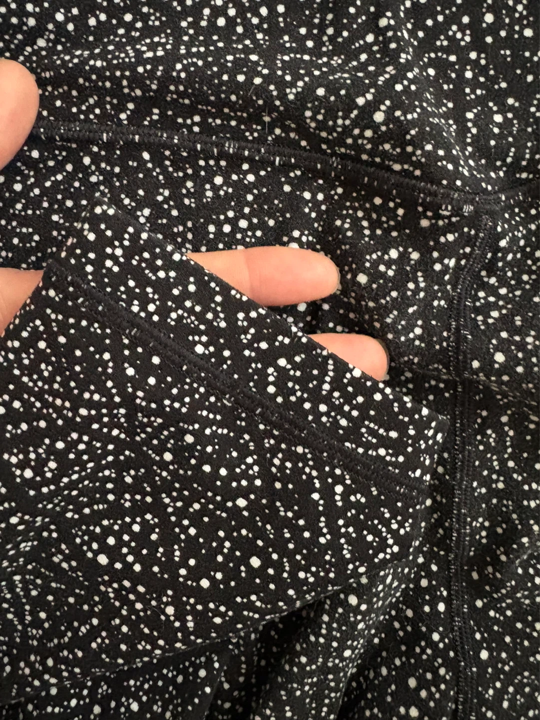 Lululemon Black White Pattern Leggings Size 8 - photo 3