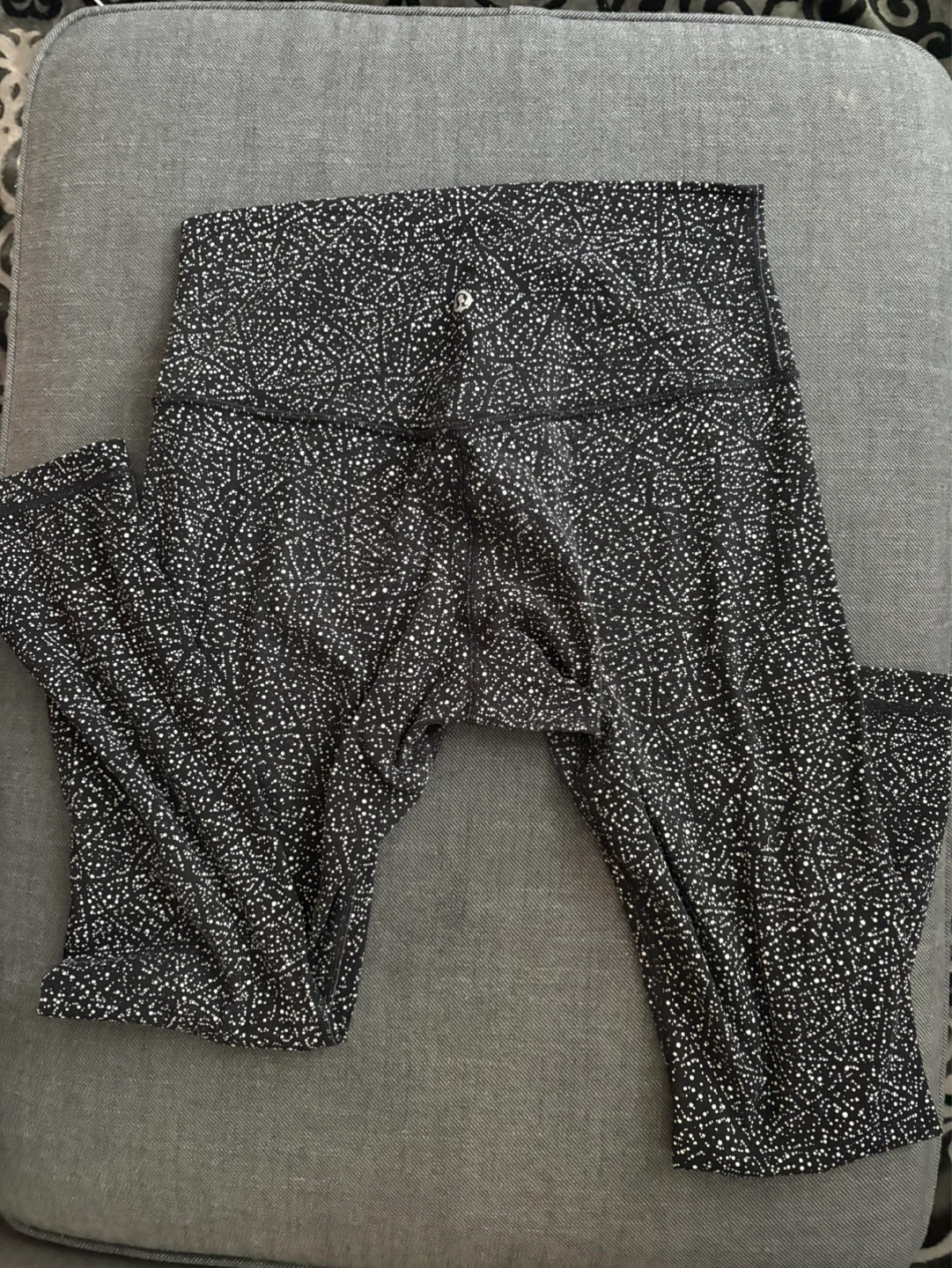 Lululemon Black White Pattern Leggings Size 8 - photo 2