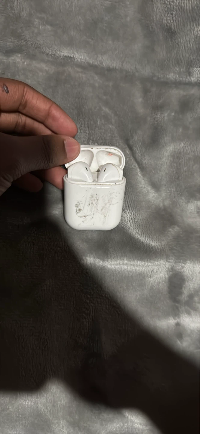 Apple AirPods 2nd Gen Charging Case - photo 3