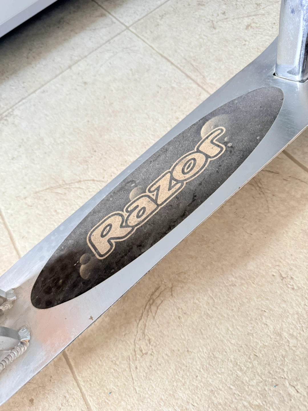 Razor Scooter with Red Wheels - photo 5