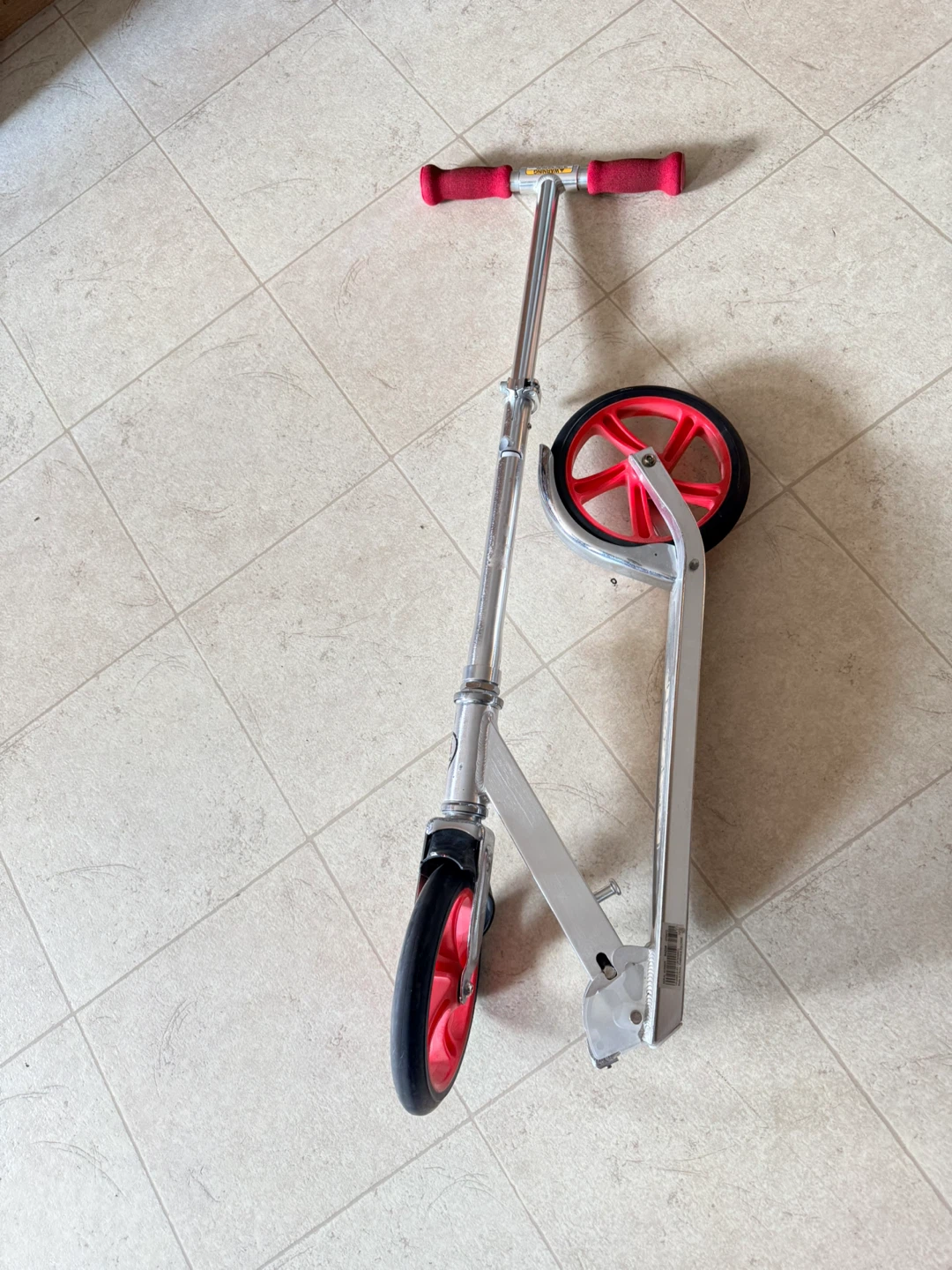 Razor Scooter with Red Wheels - photo 4