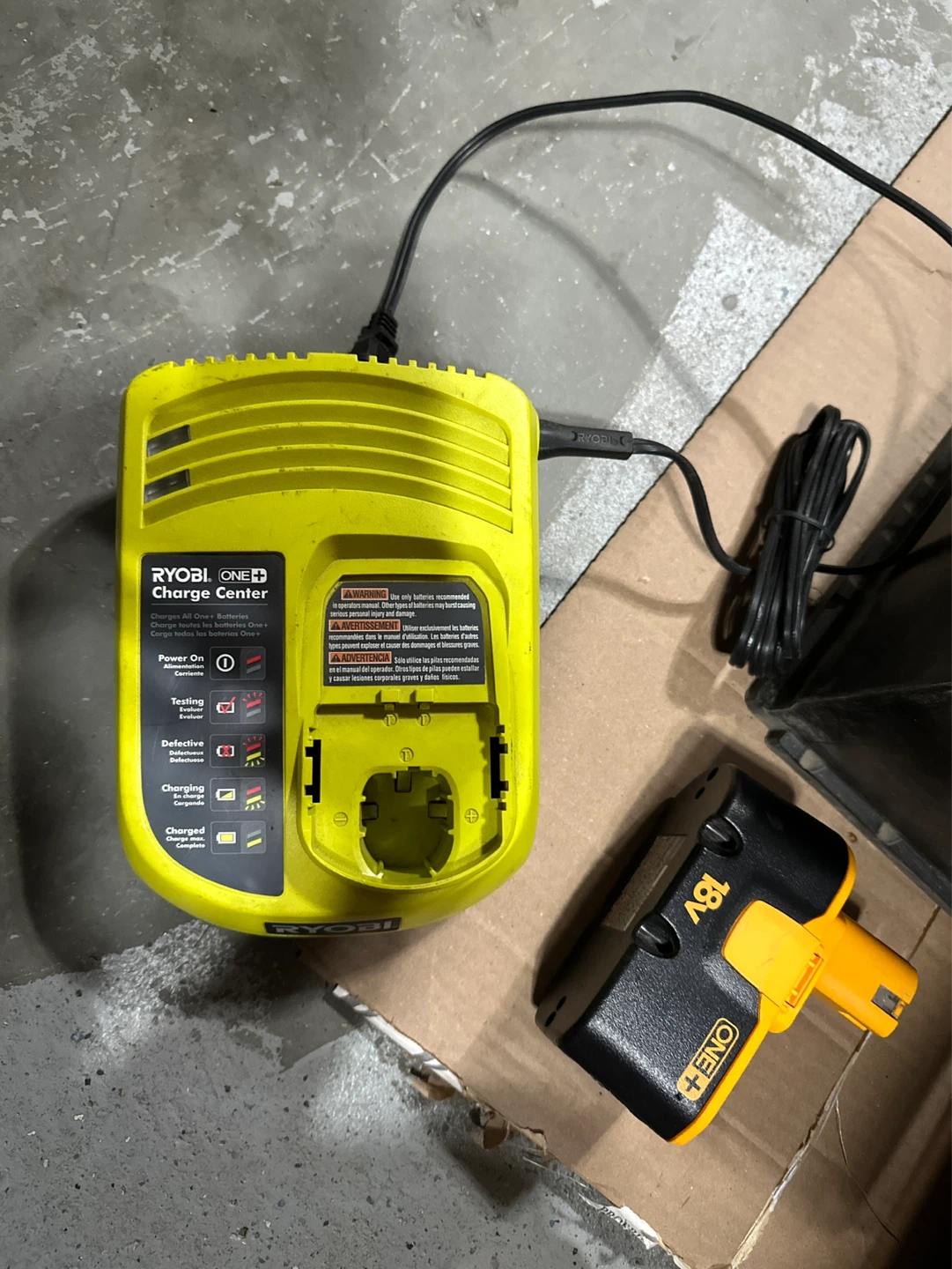 Ryobi ONE+ Charger P113 Charge Center