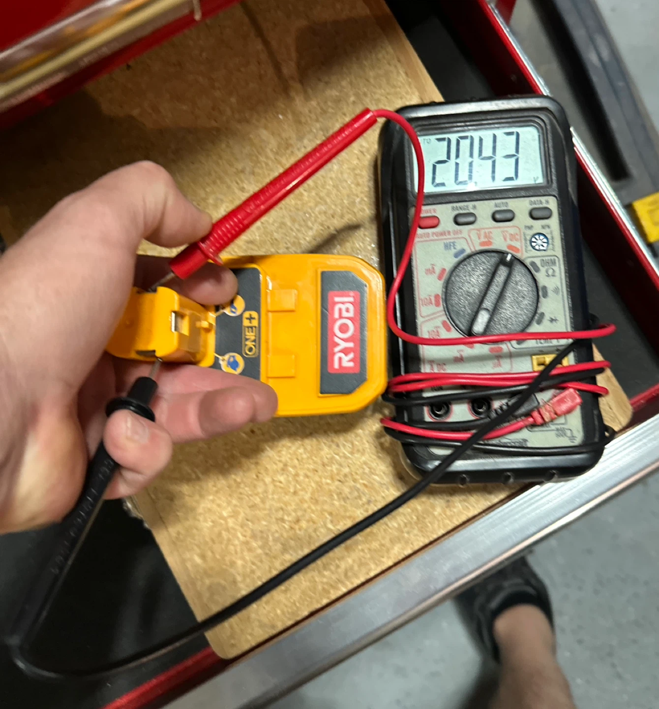 Ryobi ONE+ Charger P113 Charge Center - photo 3