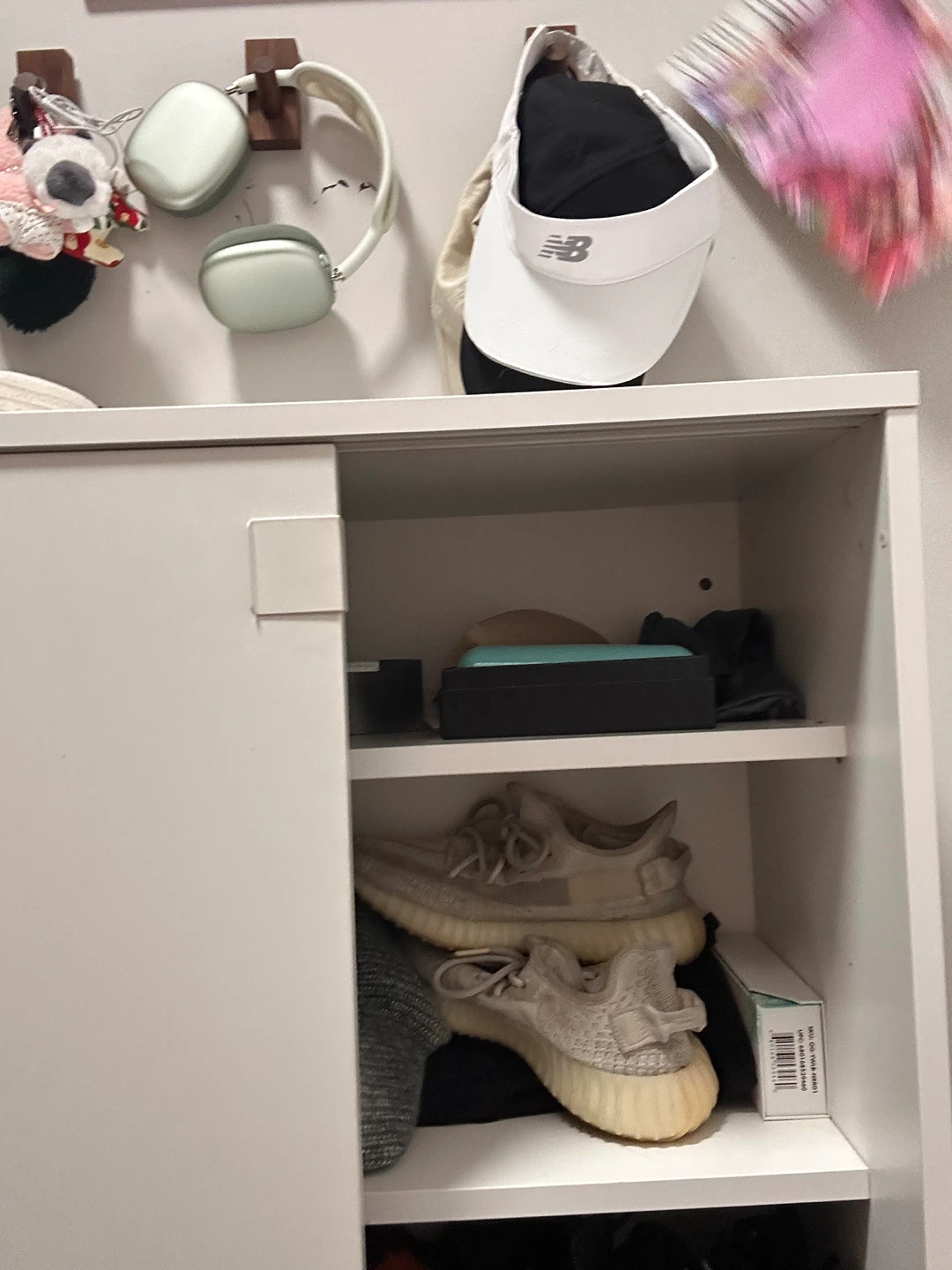free shoe cabinet