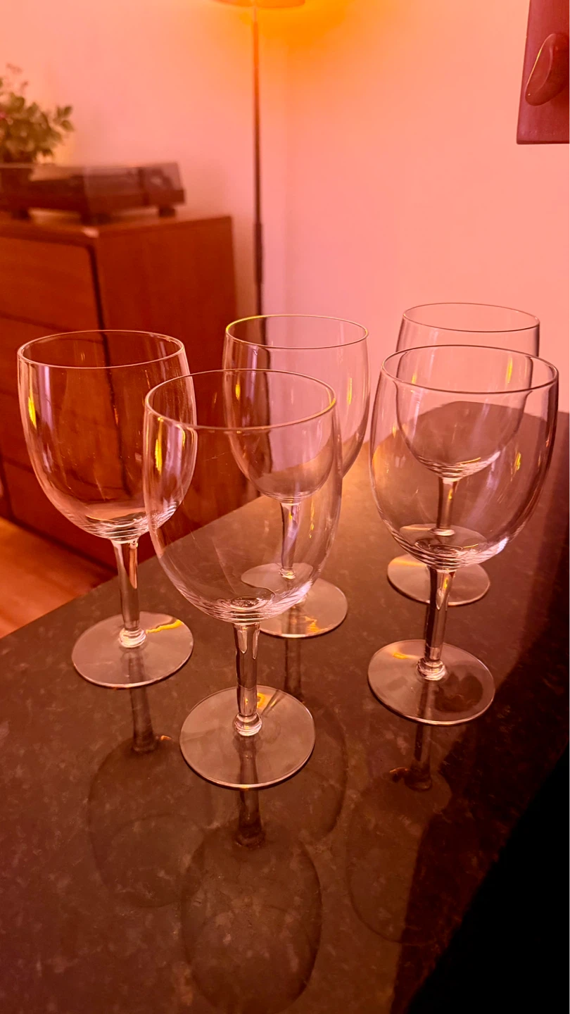 Set of 5 Clear Glass Wine Glasses - photo 2