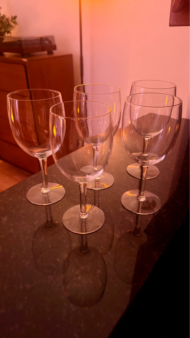 Set of 5 Clear Glass Wine Glasses - photo 4