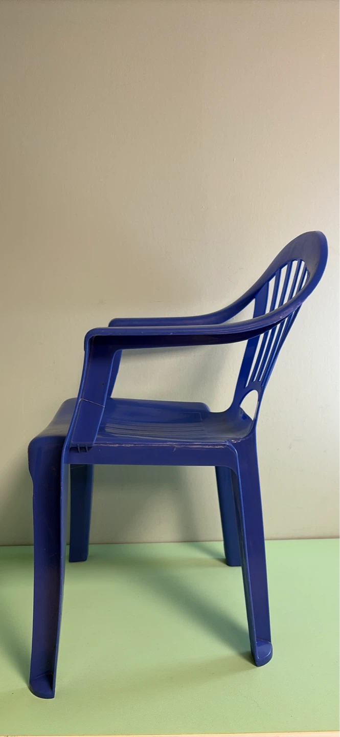 Kid Plastic Blue Chair - photo 4