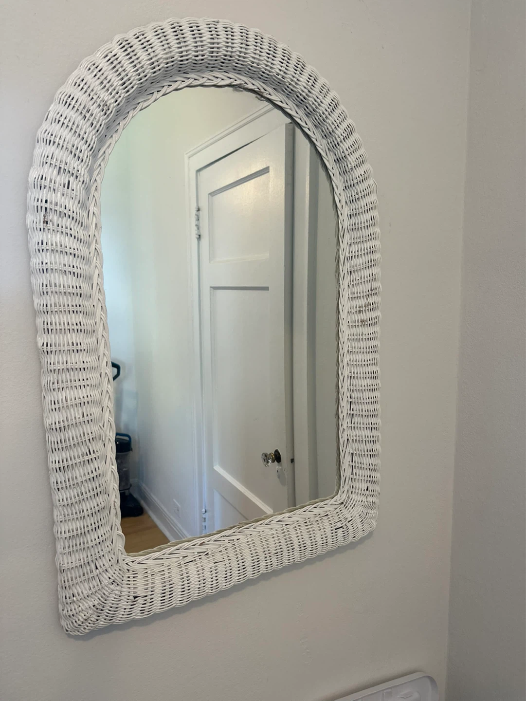 White Wicker Arch Mirror - photo 2