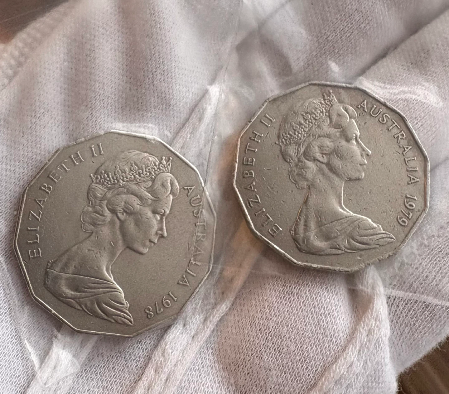 Set of 2 Australia 50 Cent Coins (1978 and 1979). - photo 3
