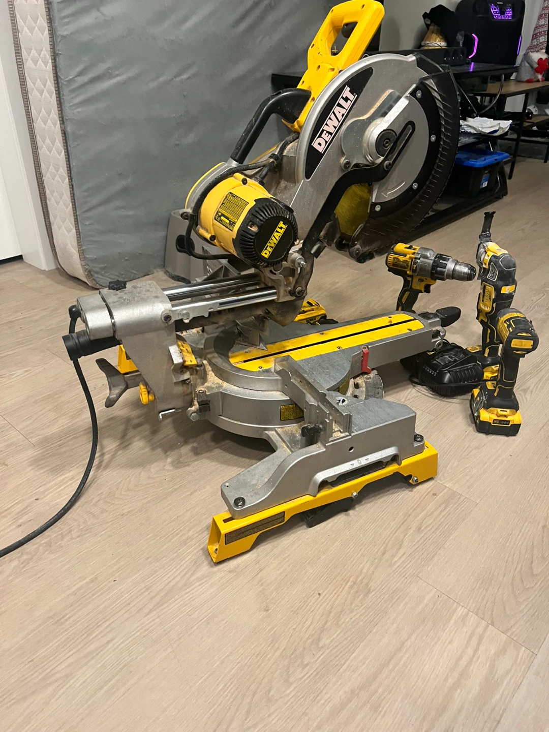 DeWalt Miter Saw and Power Tool Set - photo 5
