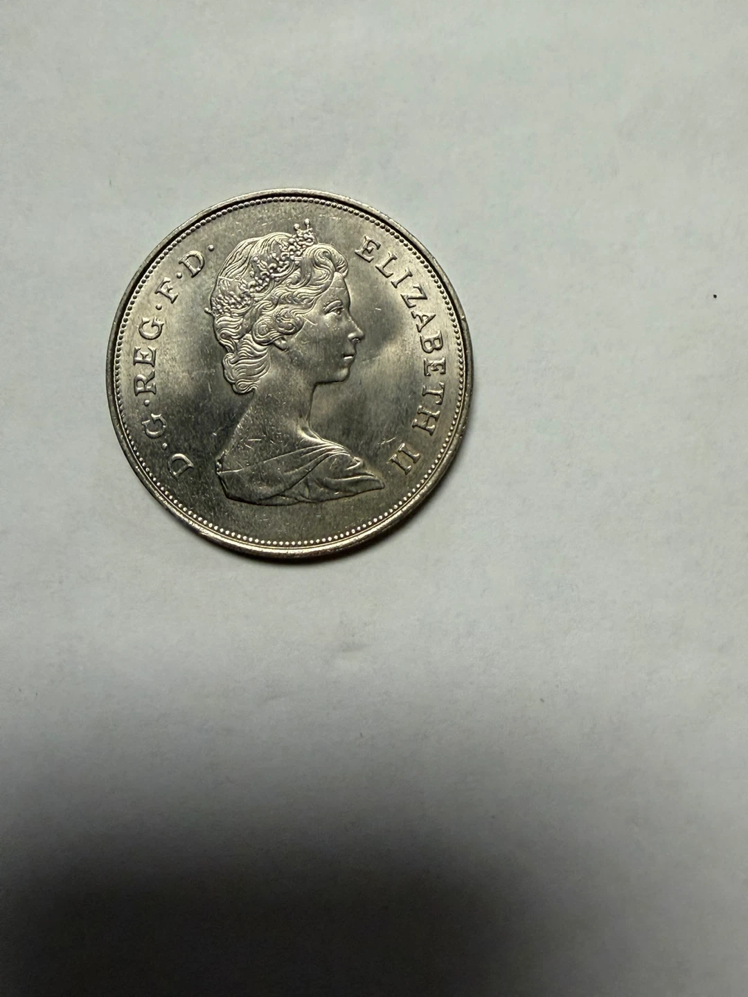1981 Prince Charles and Lady Diana Spencer Coin - photo 2