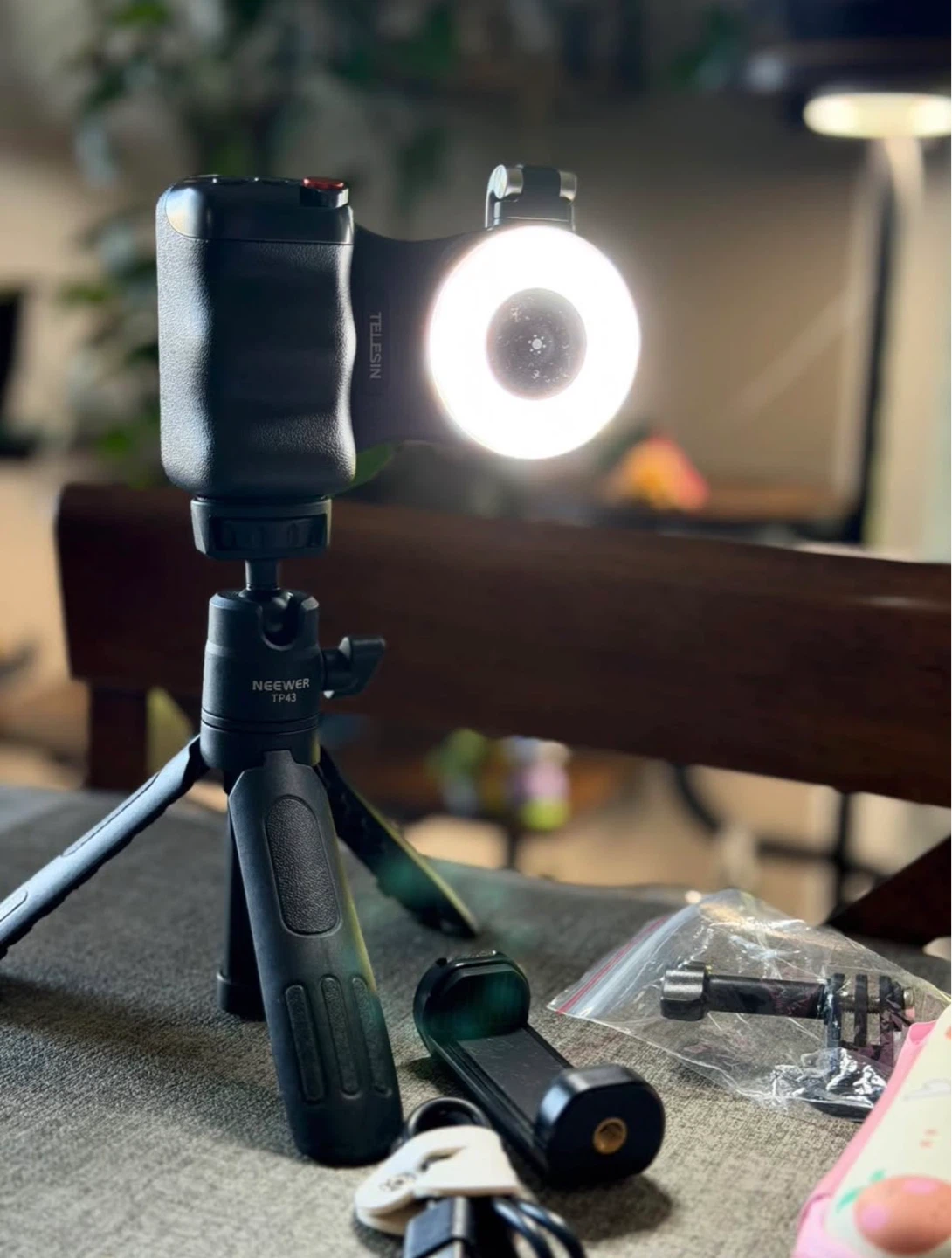 TELESIN Vlog Kit with Neewer Tripod and Ring Light - photo 3