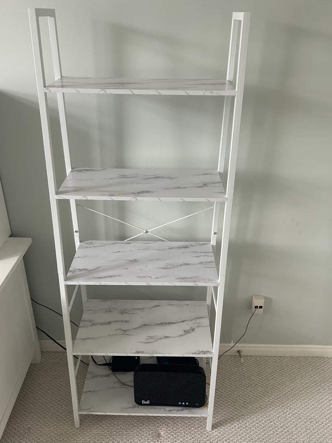 White Ladder Shelf with Marble Pattern Shelves - photo 2