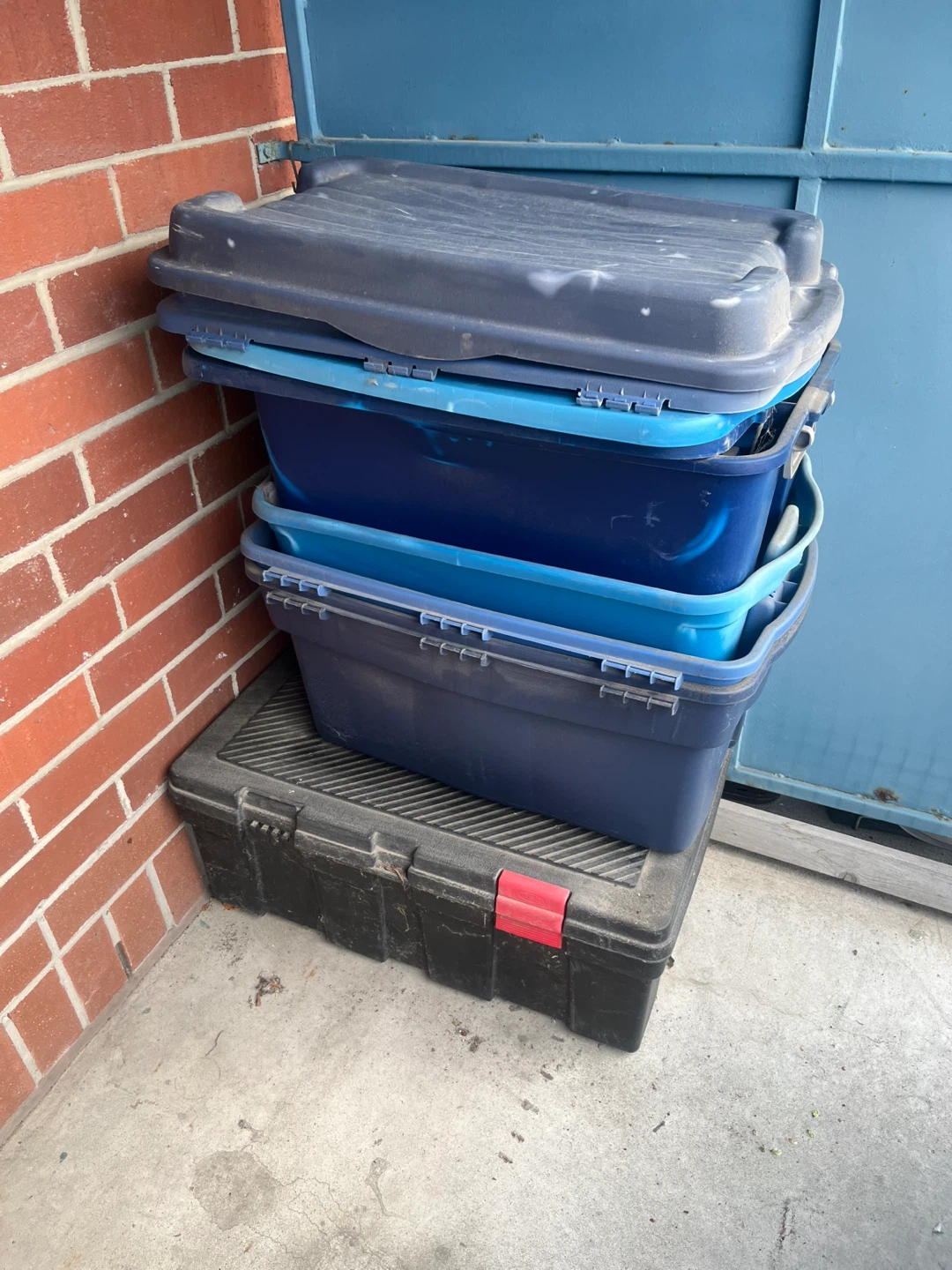 6 Blue Storage Bins with Lids