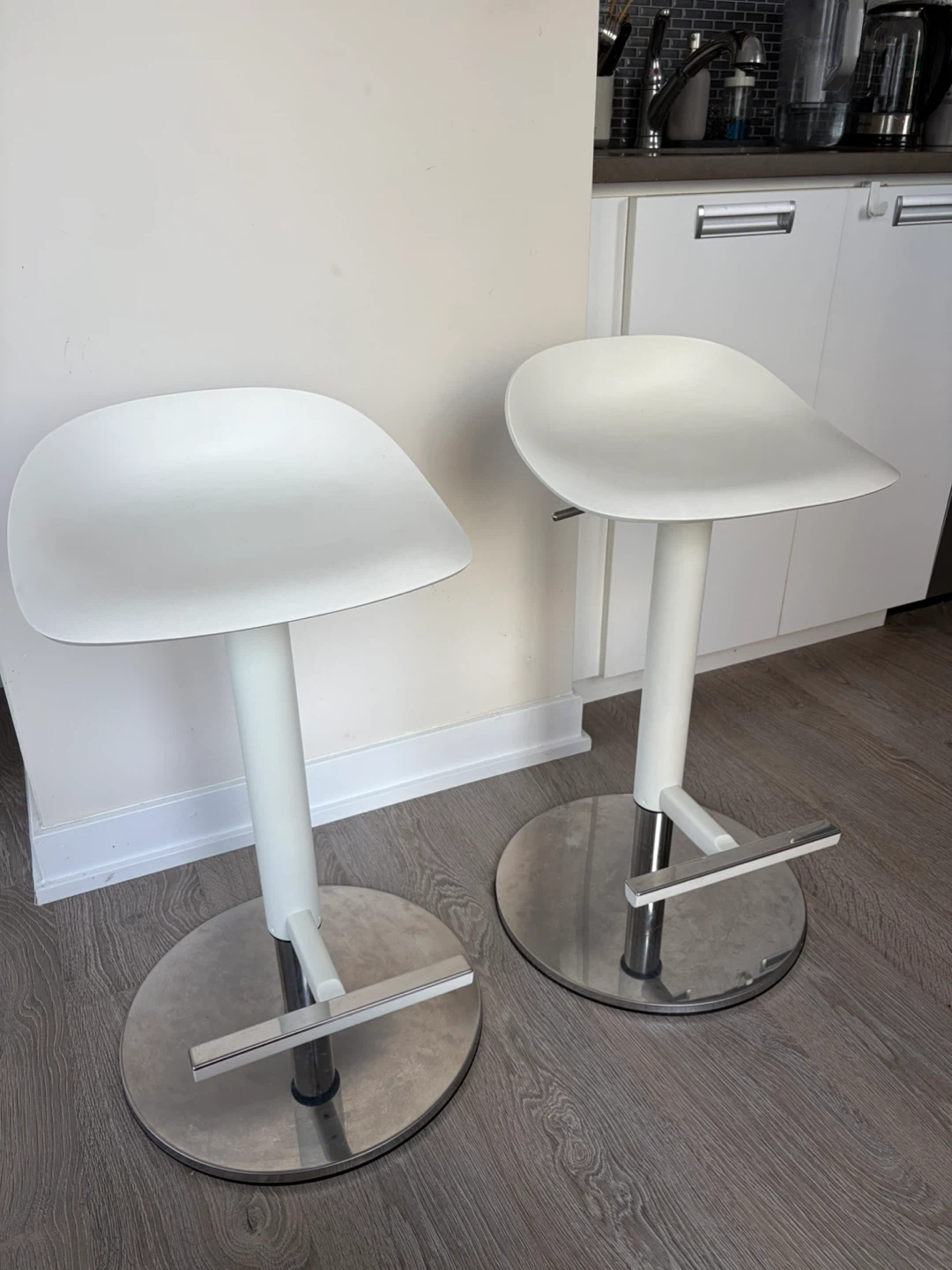 2 IKEA Janinge bar stools