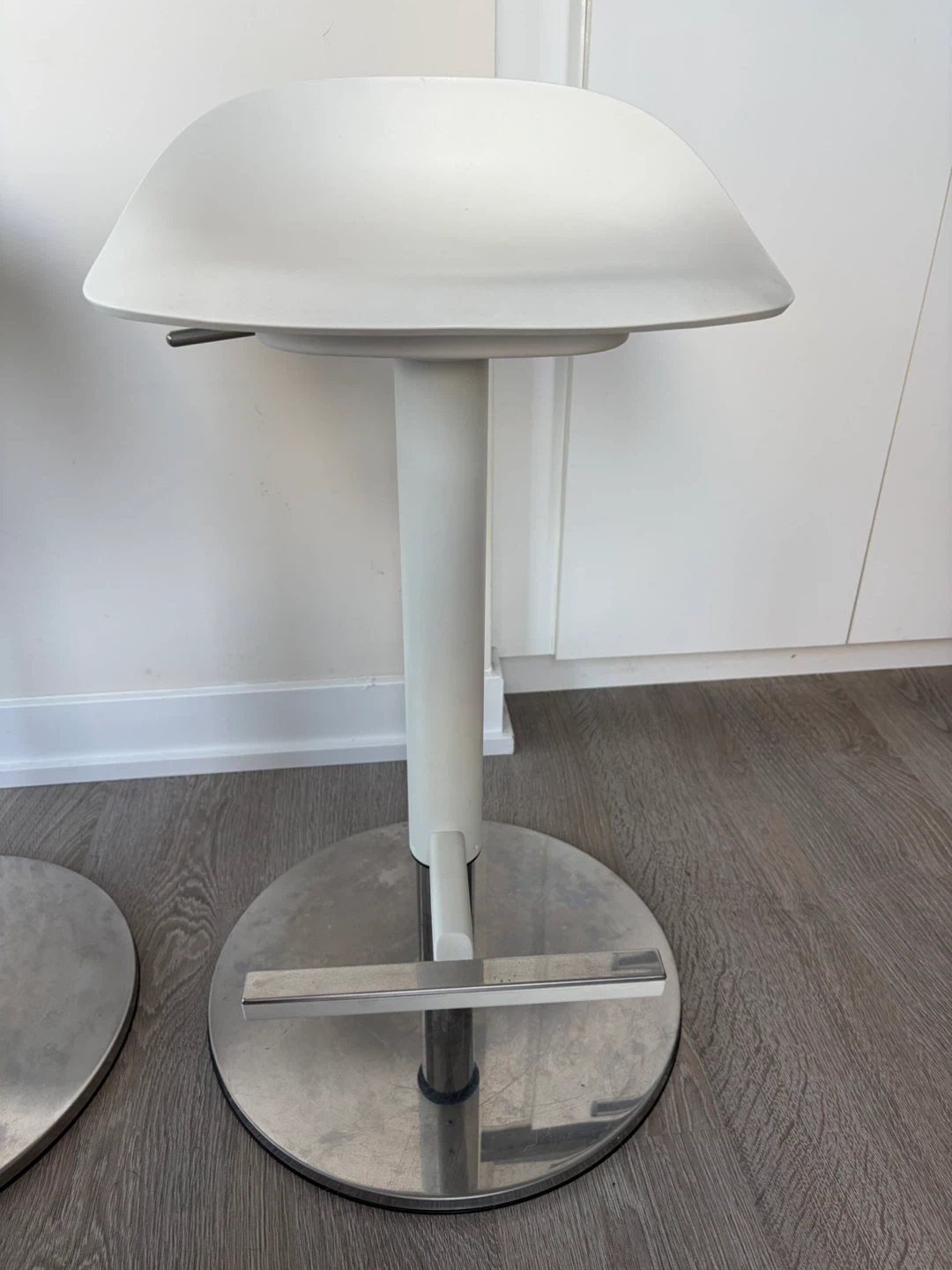 2 IKEA Janinge bar stools - photo 3