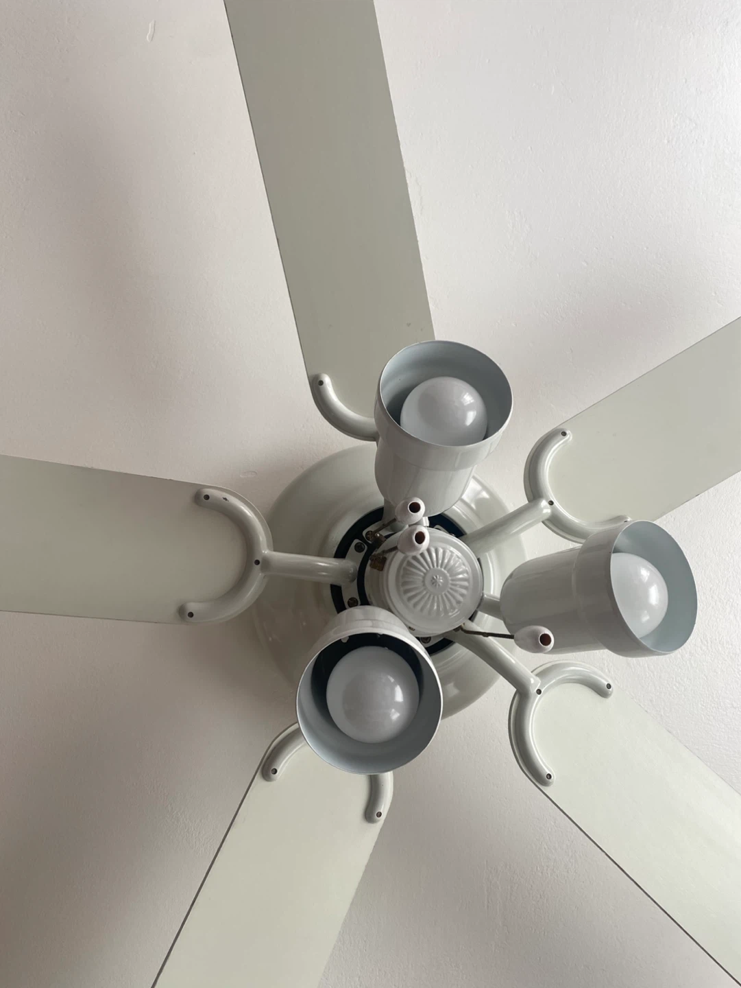 White 5-Blade Ceiling Fan with Lights - photo 3