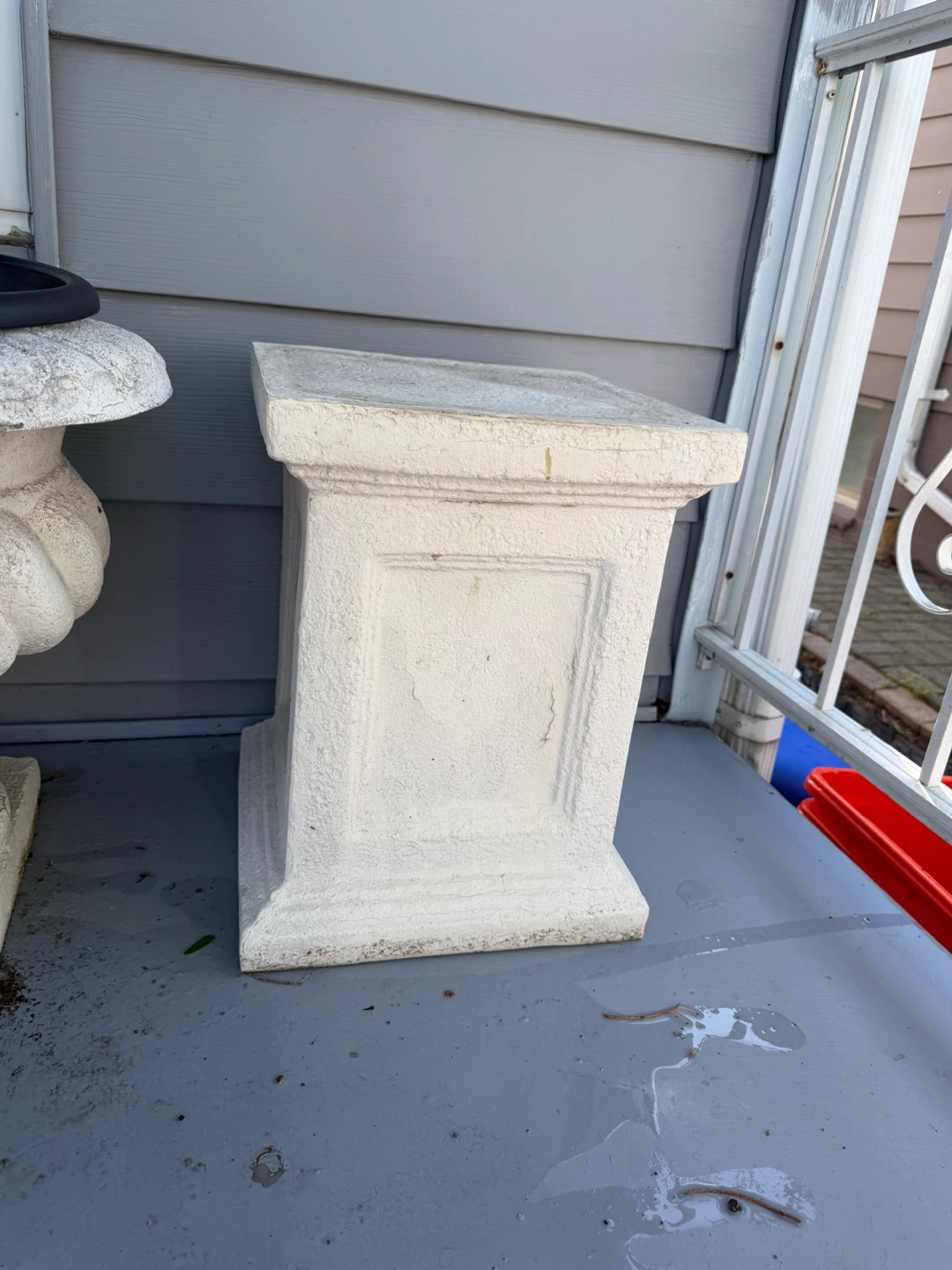 White Pedestal Planter Stand - photo 4