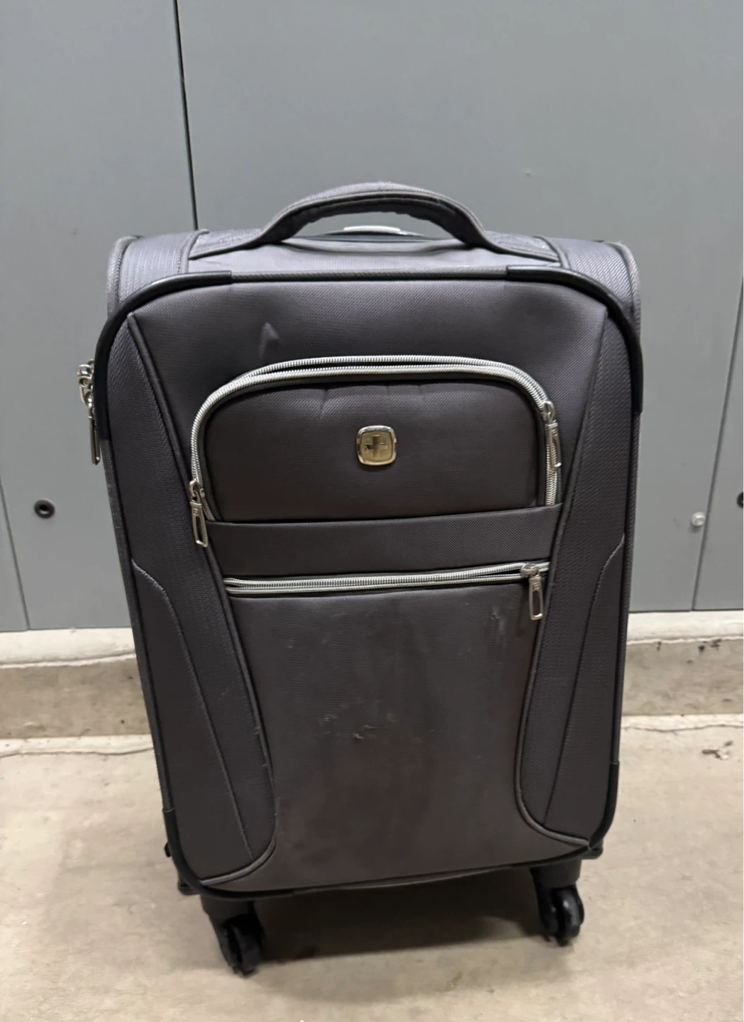 23” Swiss Gear Wheeled Luggage 13$cash
