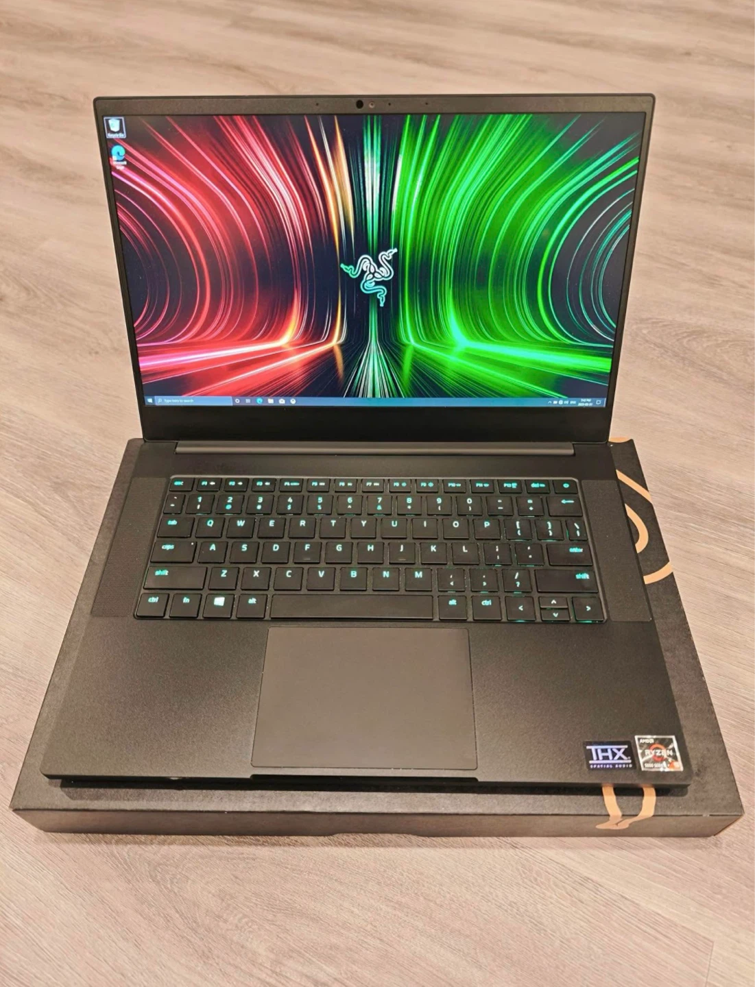 Razer Blade 14 (RTX 3070) with box and charger
