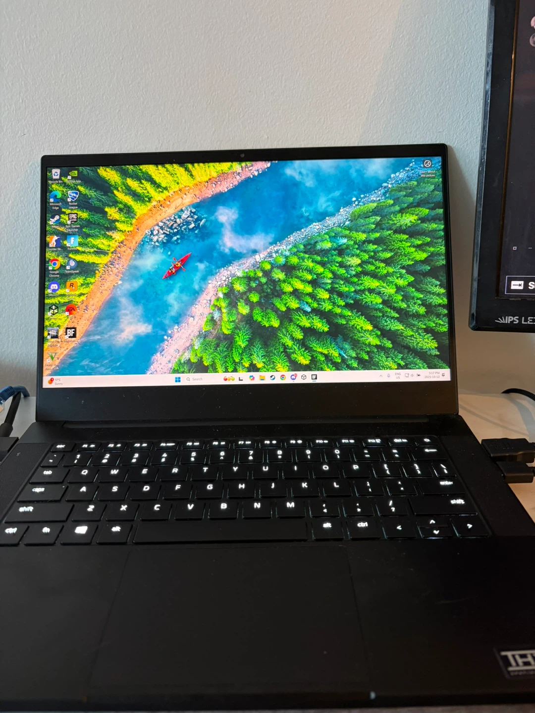 Razer Blade 14 (RTX 3070) with box and charger - photo 2