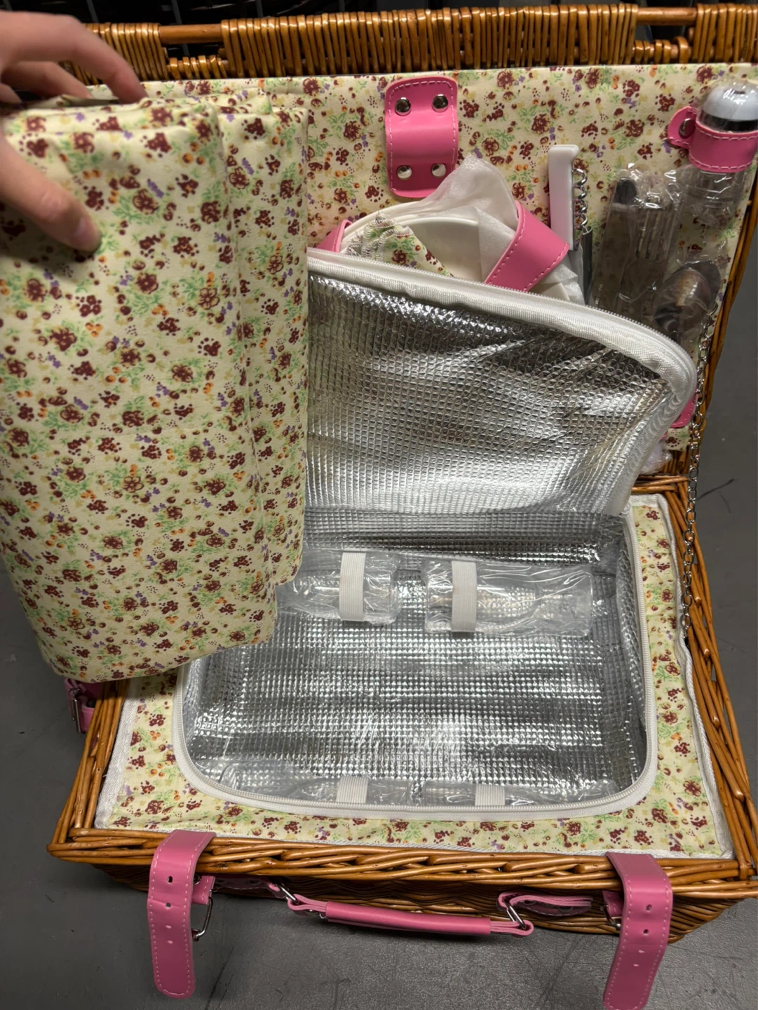 Wicker Picnic Basket with Floral Lining and Pink Accents - photo 3