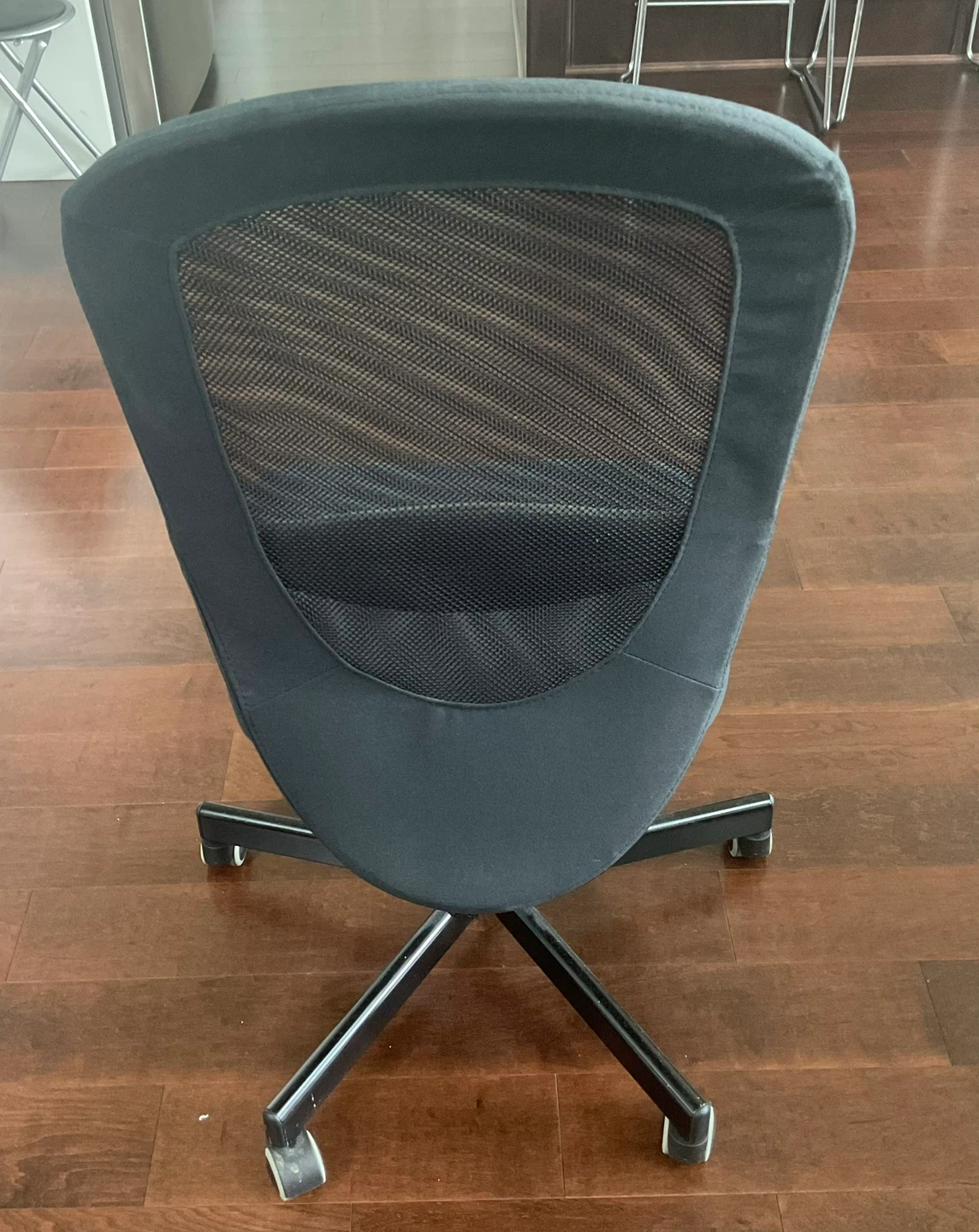 Black Mesh Back Office Chair - photo 3