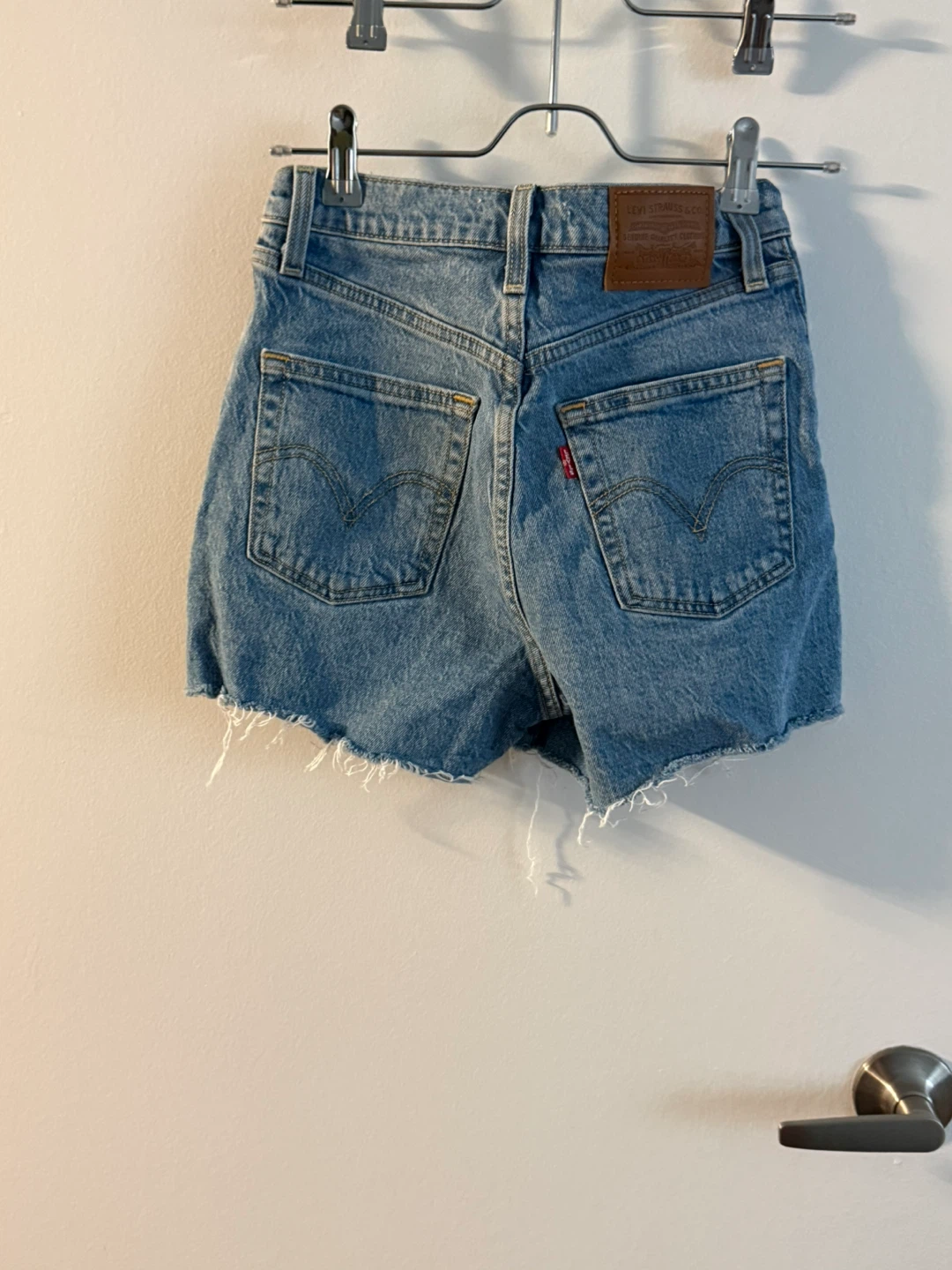 Levi's Ribcage Shorts Size 23 - photo 2