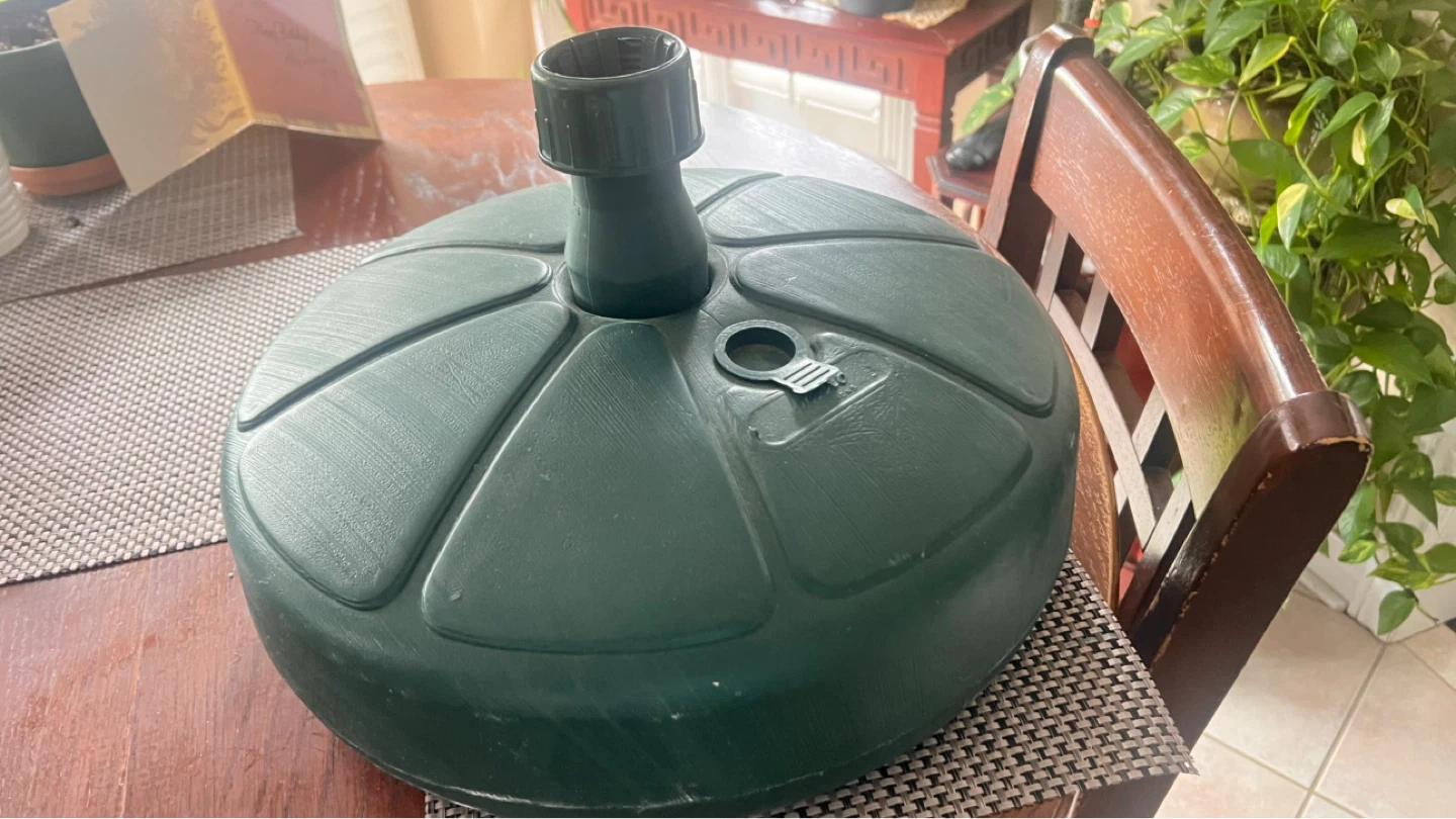 Green Plastic Patio Umbrella Base Stand - photo 2
