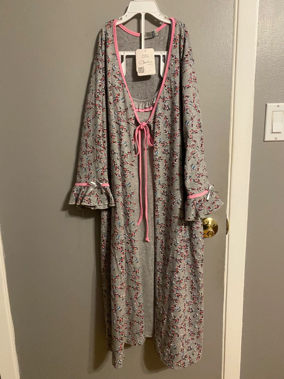 Cameleon Women's Nightgown & Robe