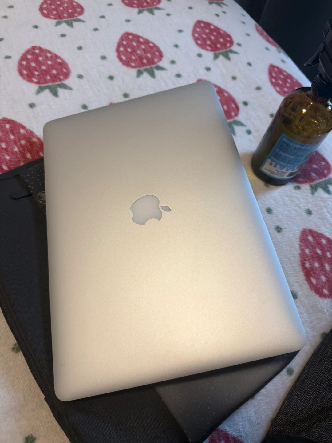 Apple MacBook Pro Laptop