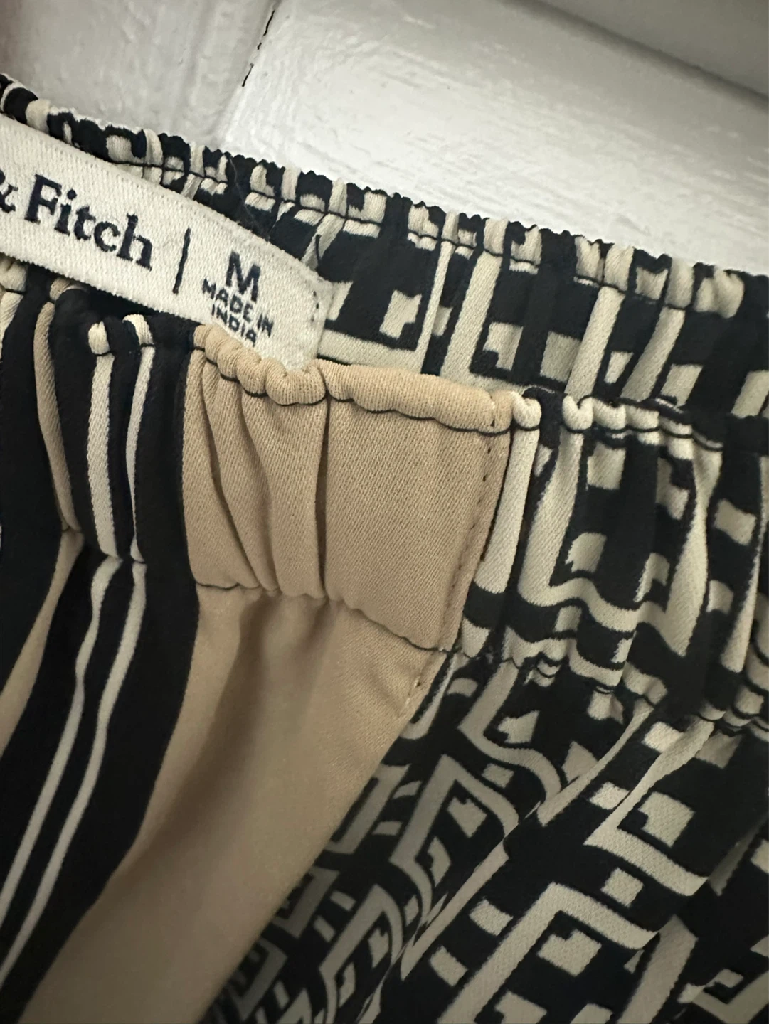 Abercrombie & Fitch Midi Skirt - Geometric Print - Size M - photo 3