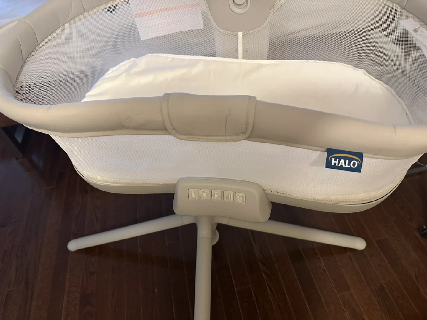 HALO BassiNest Swivel Sleeper - photo 4